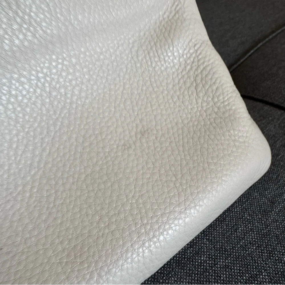 The Sak 100% Leather Cream Shoulder Bag - Picture 16 of 16